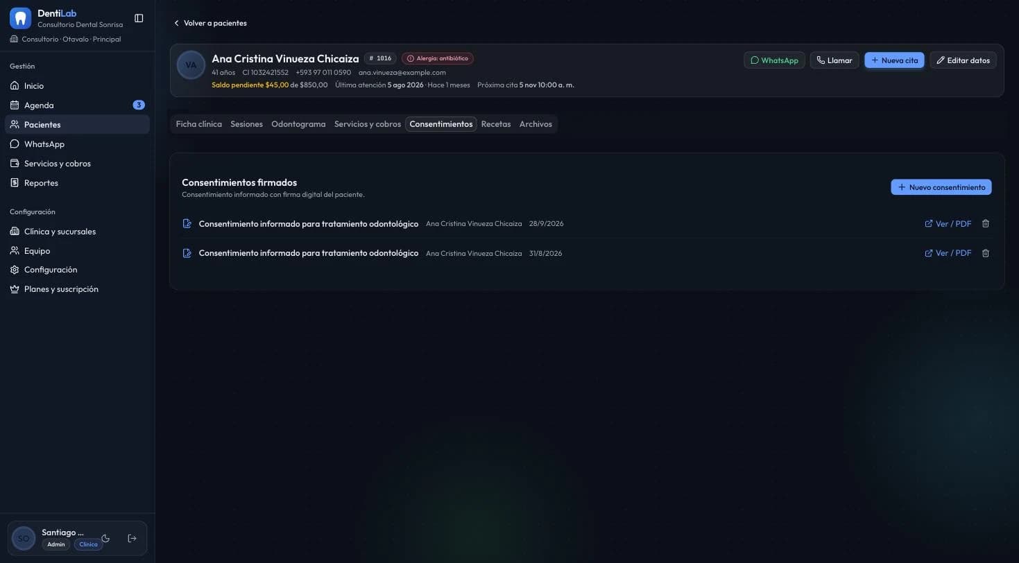 Pestaña Consentimientos de la ficha de un paciente en DentiLab con dos consentimientos firmados